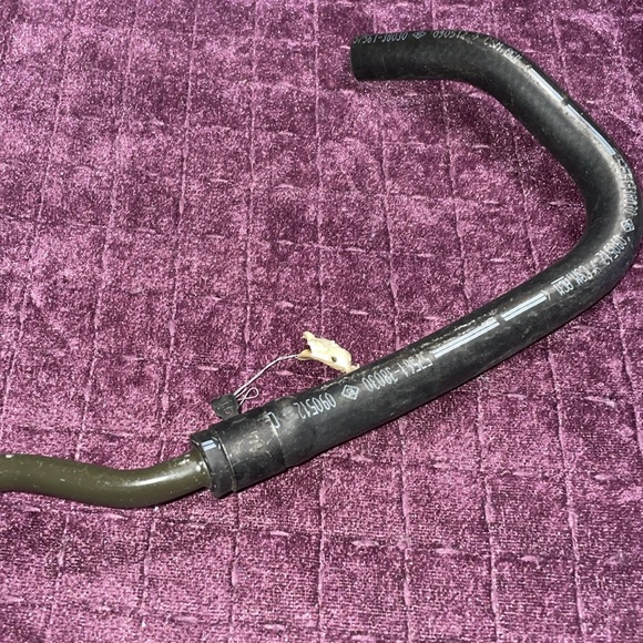 Hyundai Accent hose pressure line metal and rubber missing model tag - Picture 3 of 3